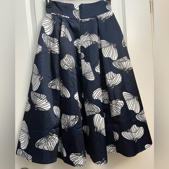 Meaneor Navy & White Floral A-Line Midi Skirt – Size M (NWT) - Picture 5 of 9